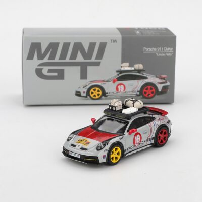 Mini GT Porsche 911 Dakar "Uncle Rally"