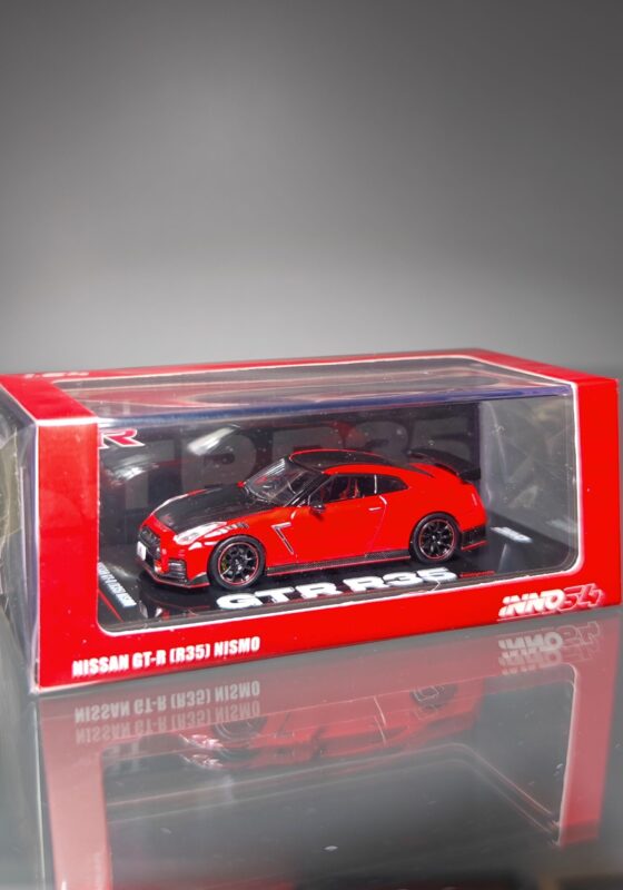 INNO64 Nissan GT-R (R35) Nismo Red
