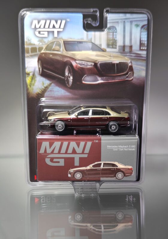 Mini GT Mercedes-Maybach S 680 Gold / Dark Red Metallic blister pack
