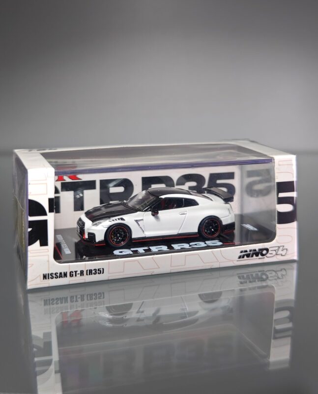 INNO64 NISSAN GT-R (R35) NISMO White